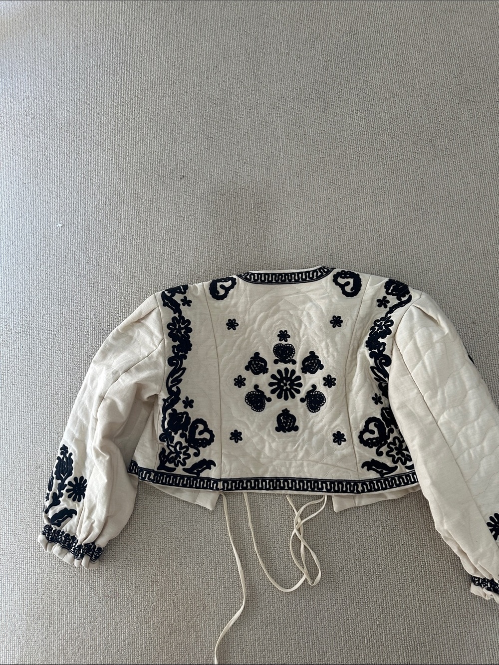 Free People Cream Cropped Jacket with Navy Floral Embroidery xsmall - Picture 4 of 4